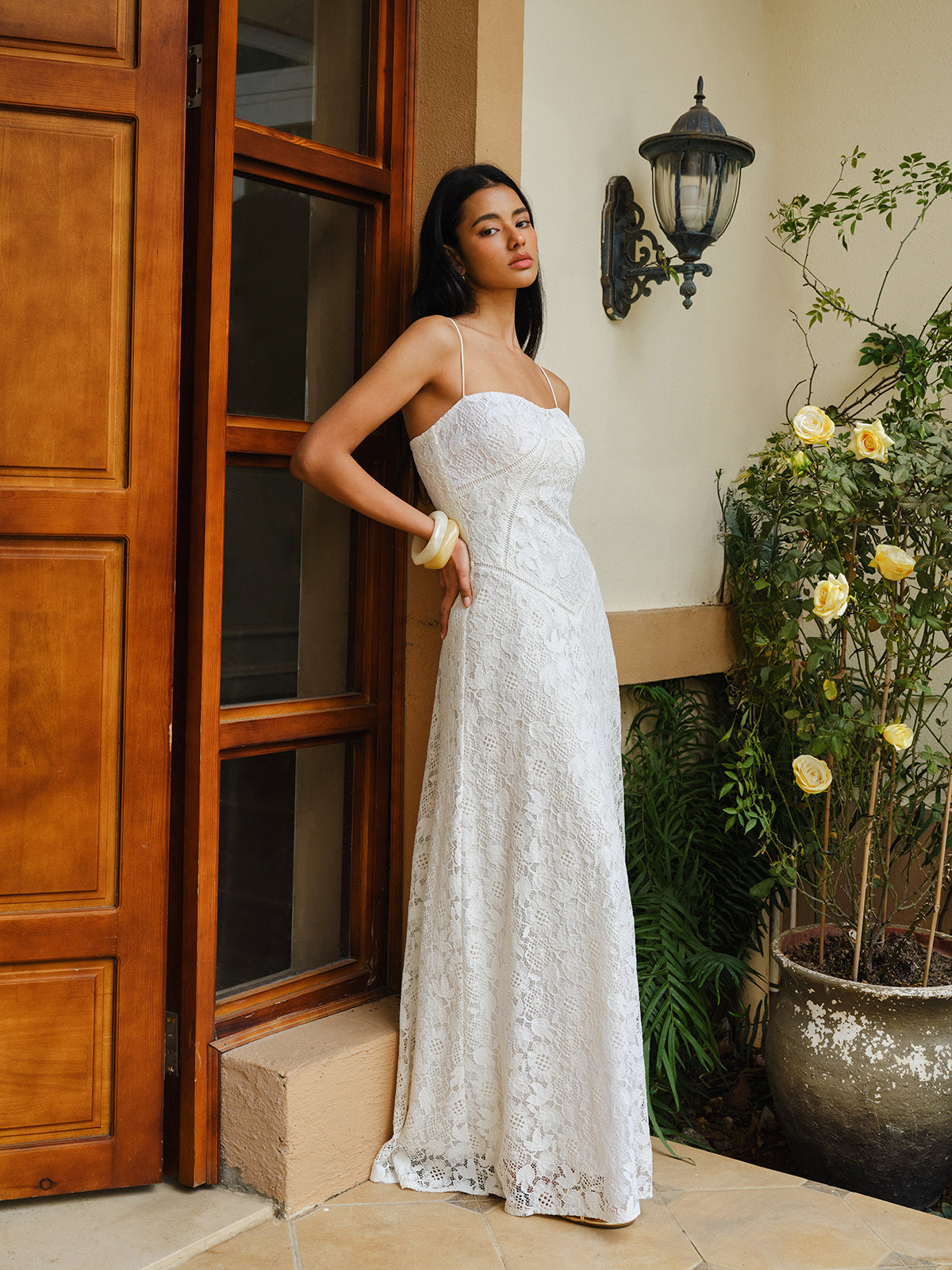 Robe en dentelle à fines bretelles