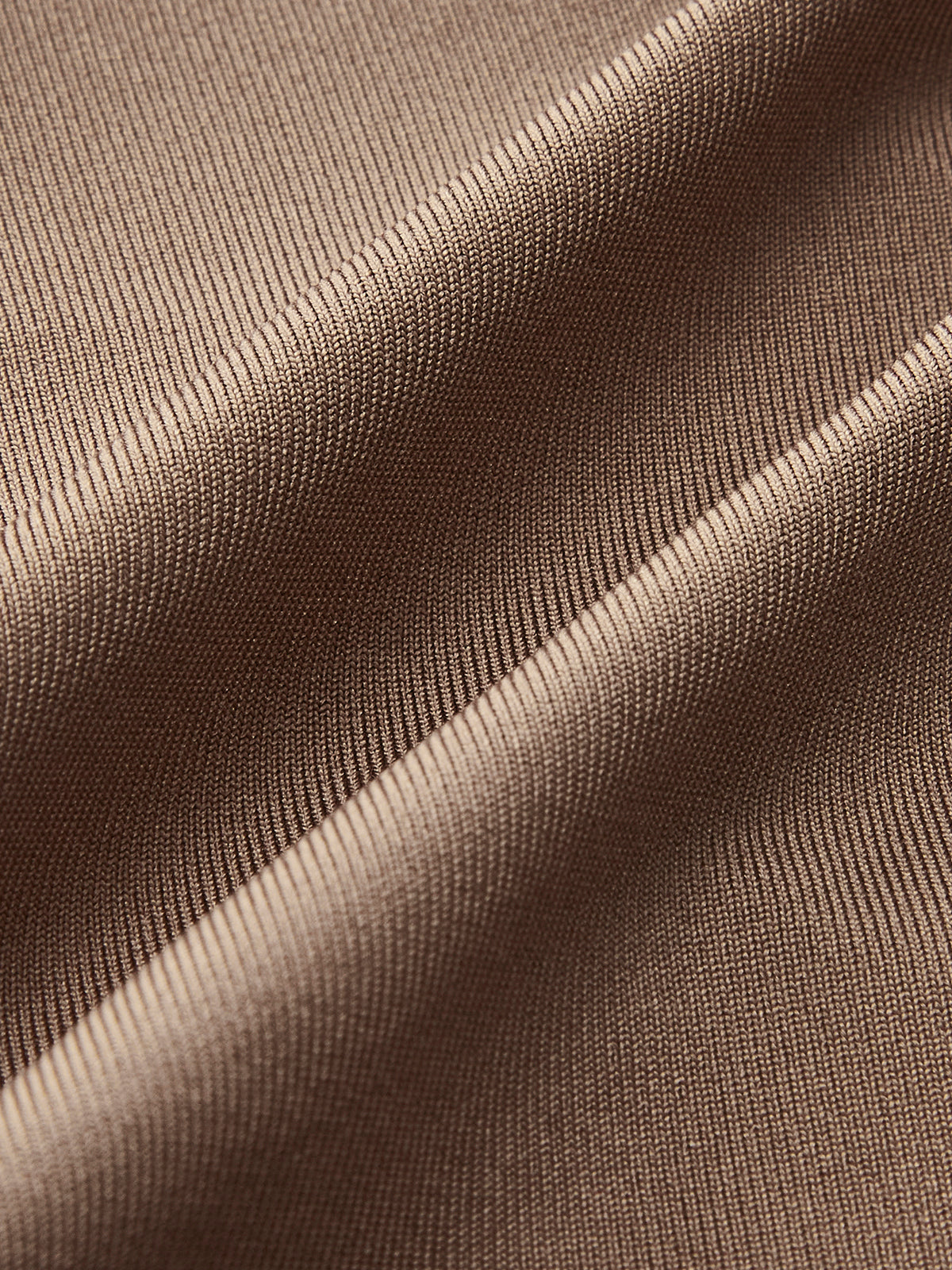 Ein-Schulter-Top mit Rüschen und Rosetten-Detail