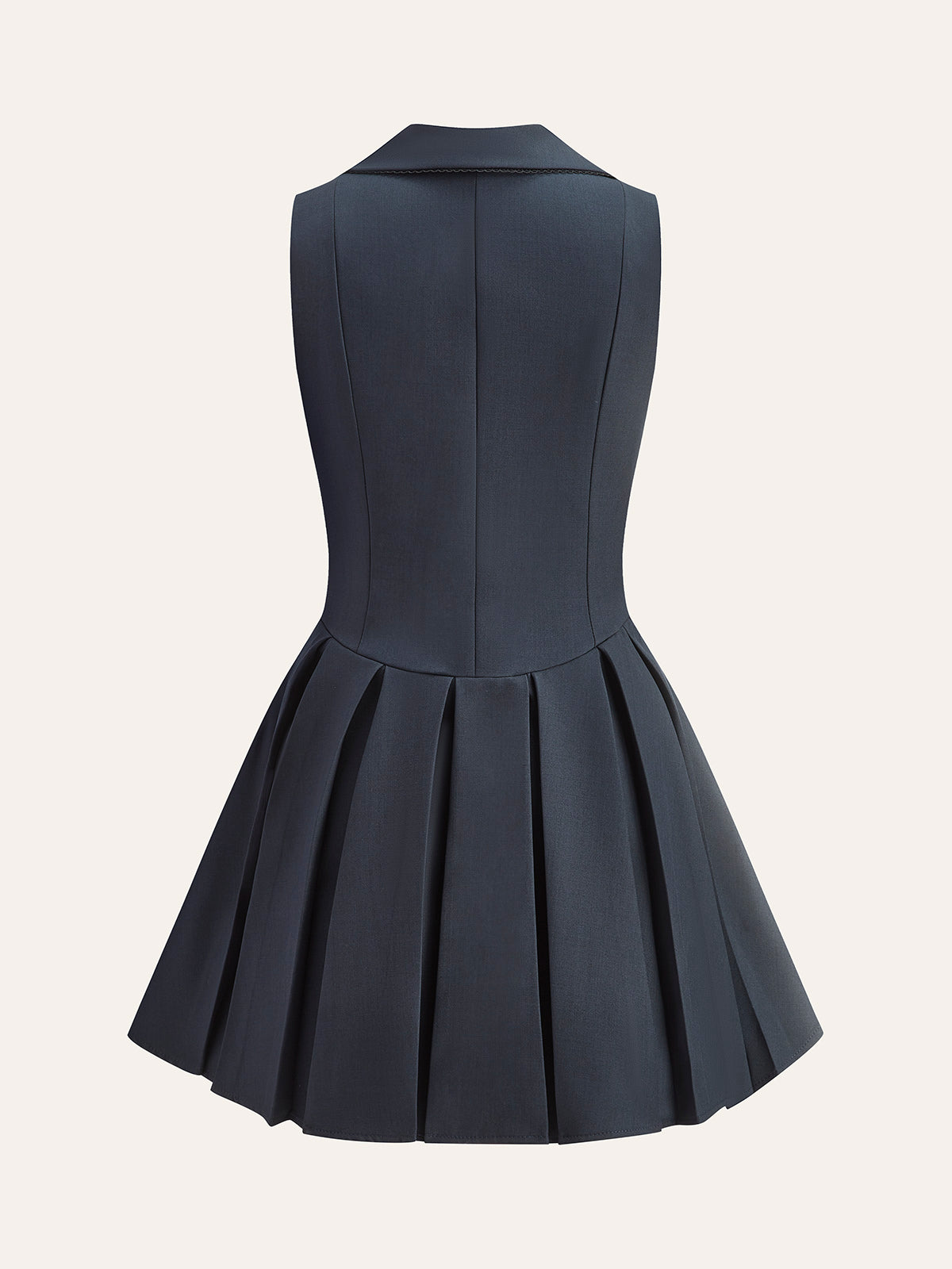 Robe plissée à grand col