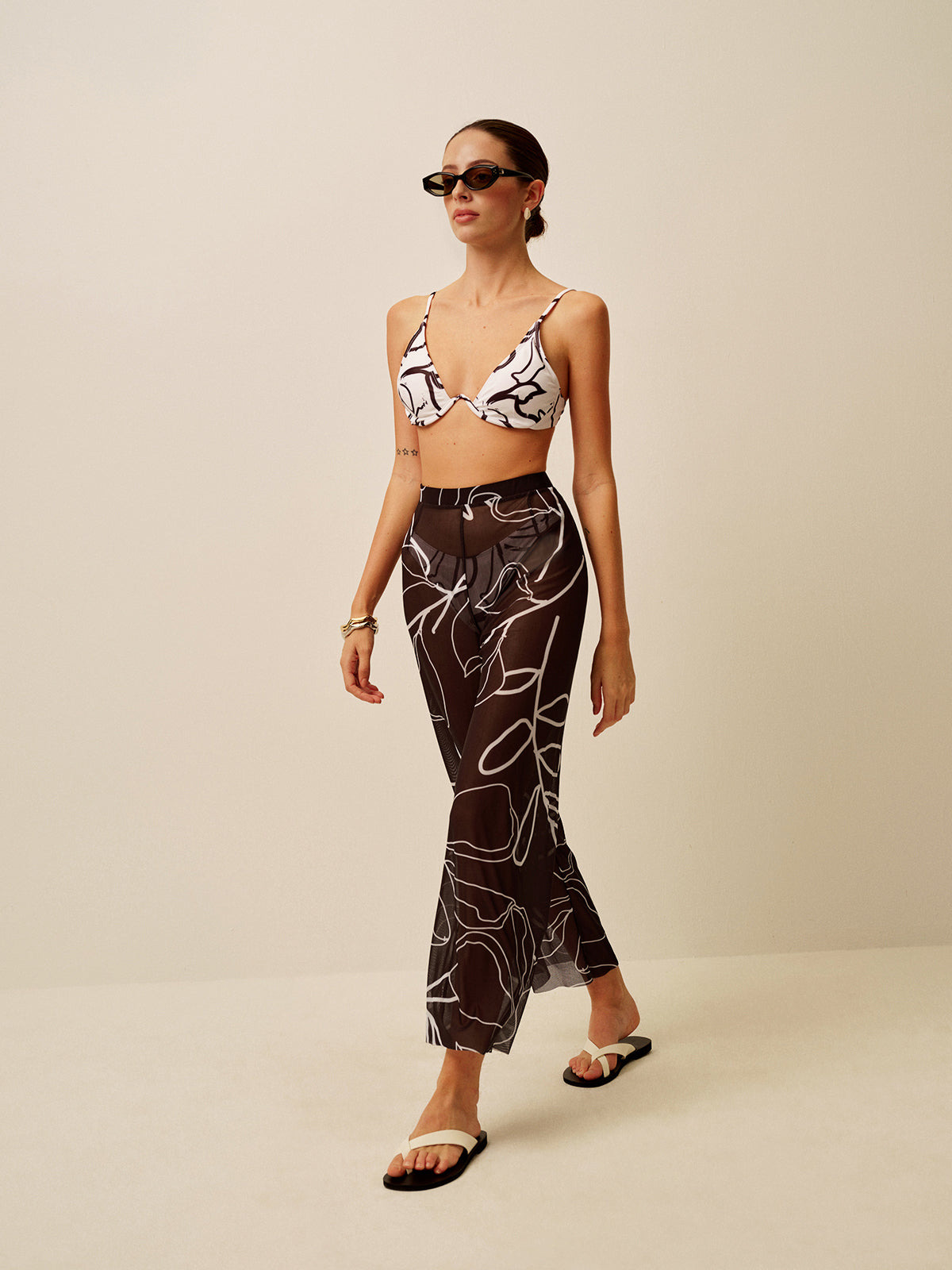 Transparente, bedruckte Strandhose mit weitem Bein