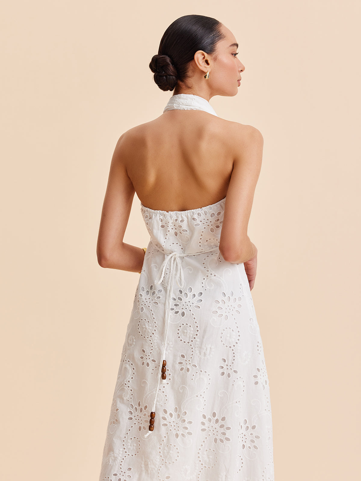 Robe midi dos nu à œillets et ceinture