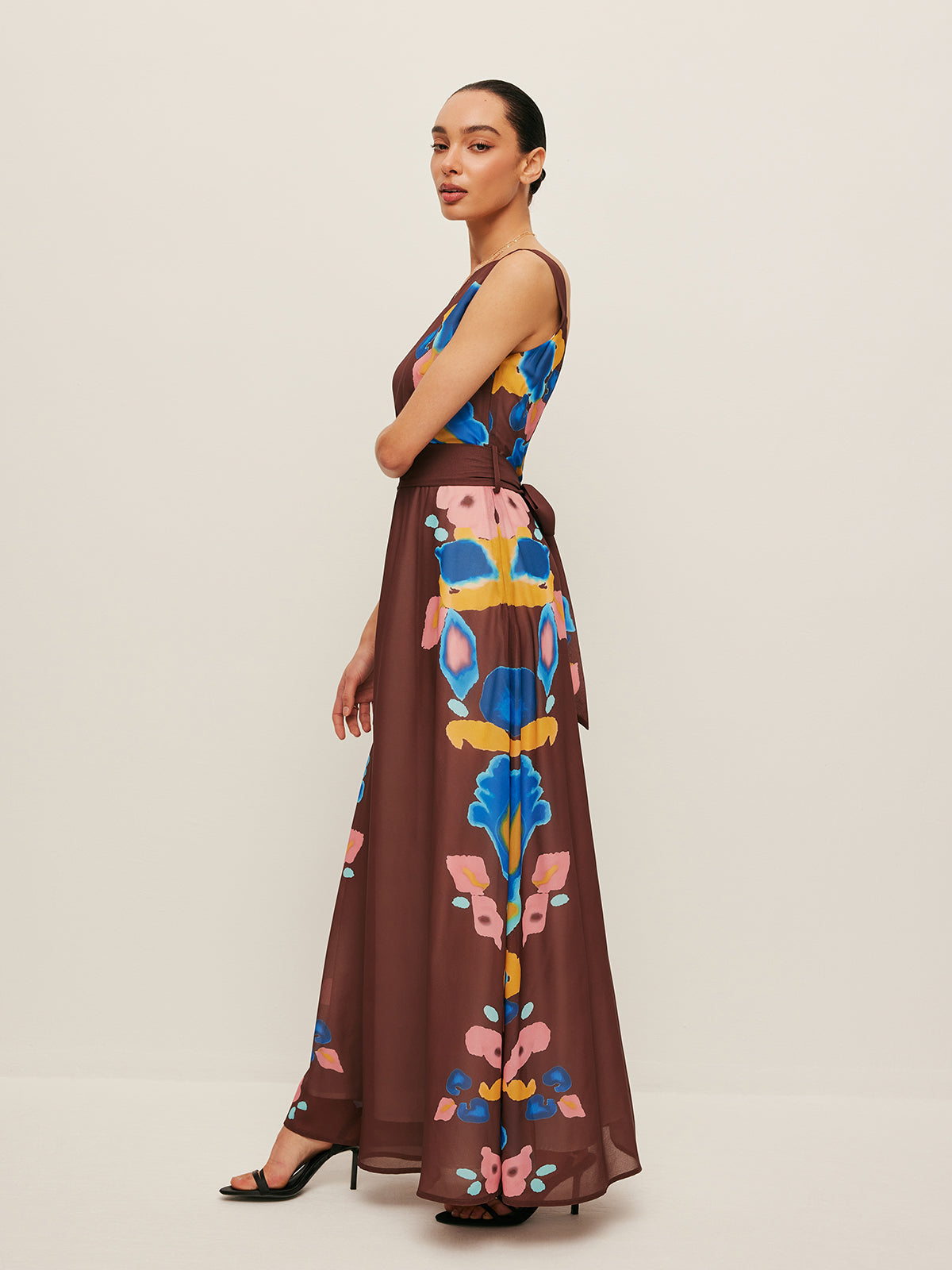 Bedrucktes Kleid mit V-Rücken und Schleifendetail