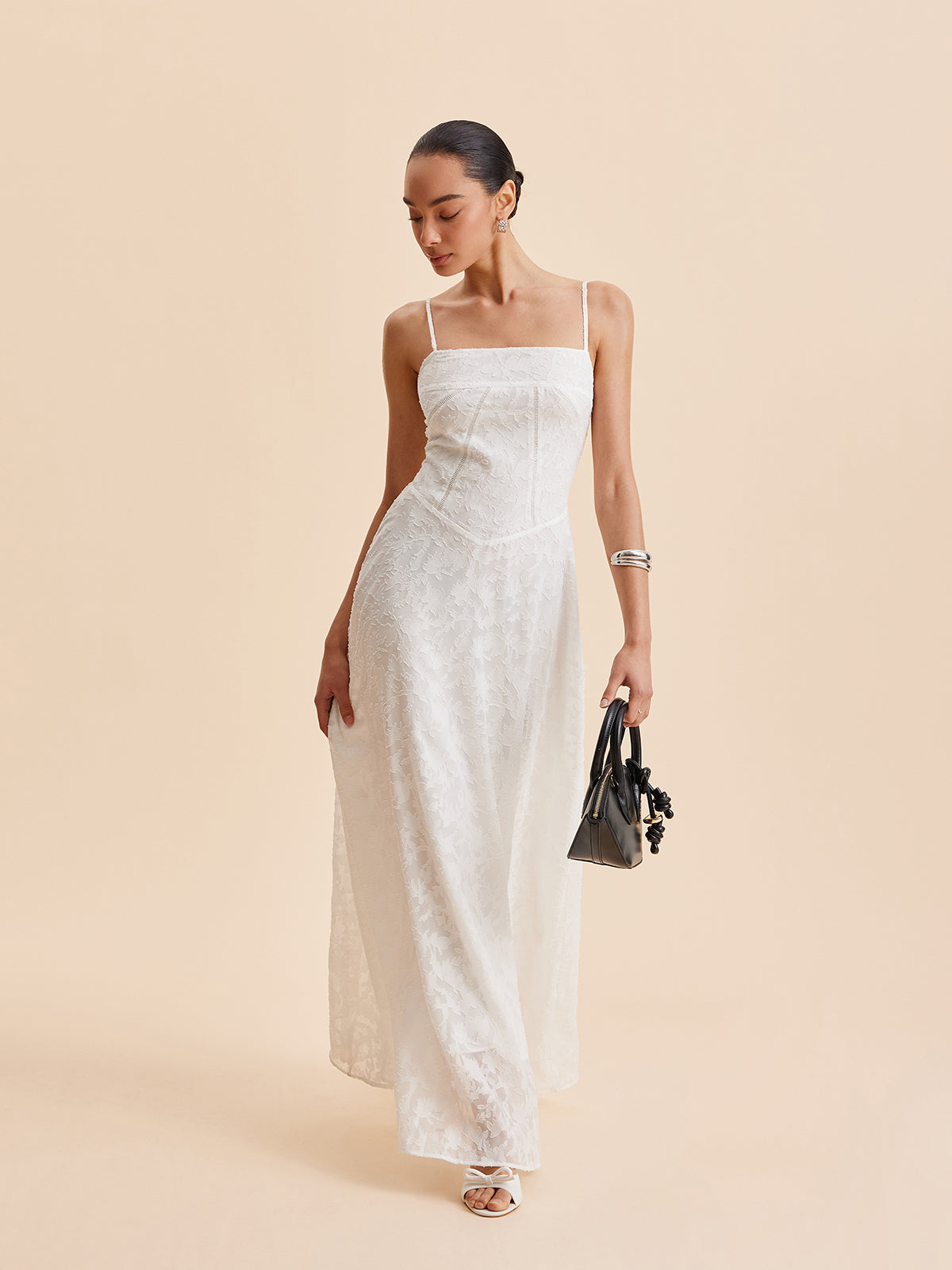 Robe nuisette en mousseline et dentelle florale