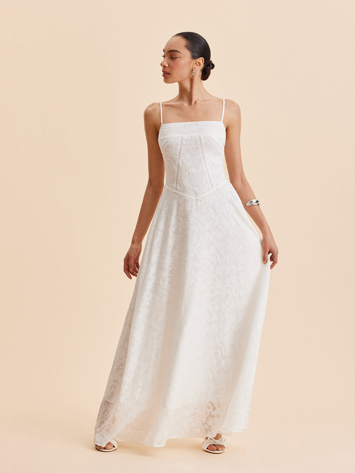 Robe nuisette en mousseline et dentelle florale