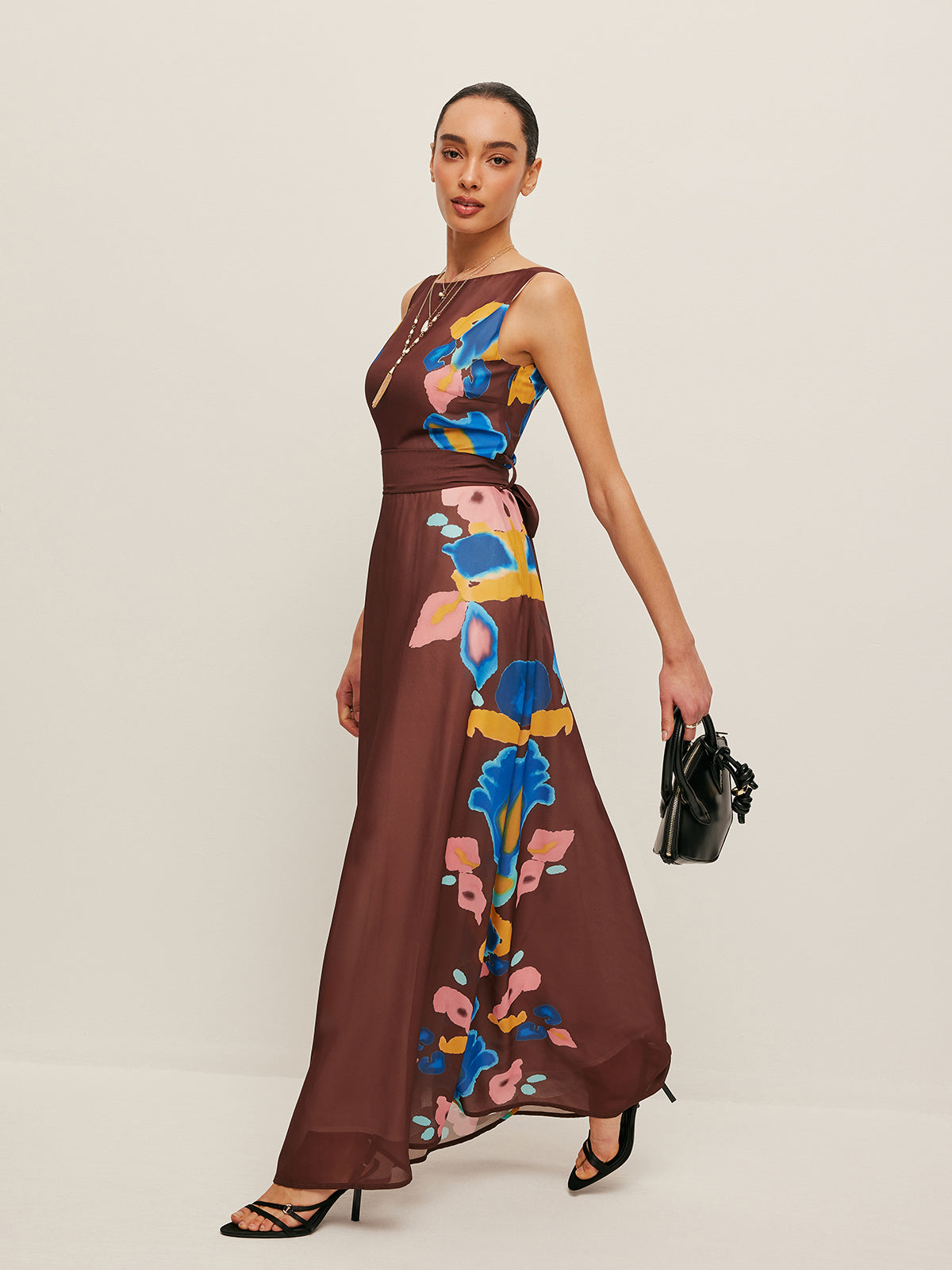 Bedrucktes Kleid mit V-Rücken und Schleifendetail