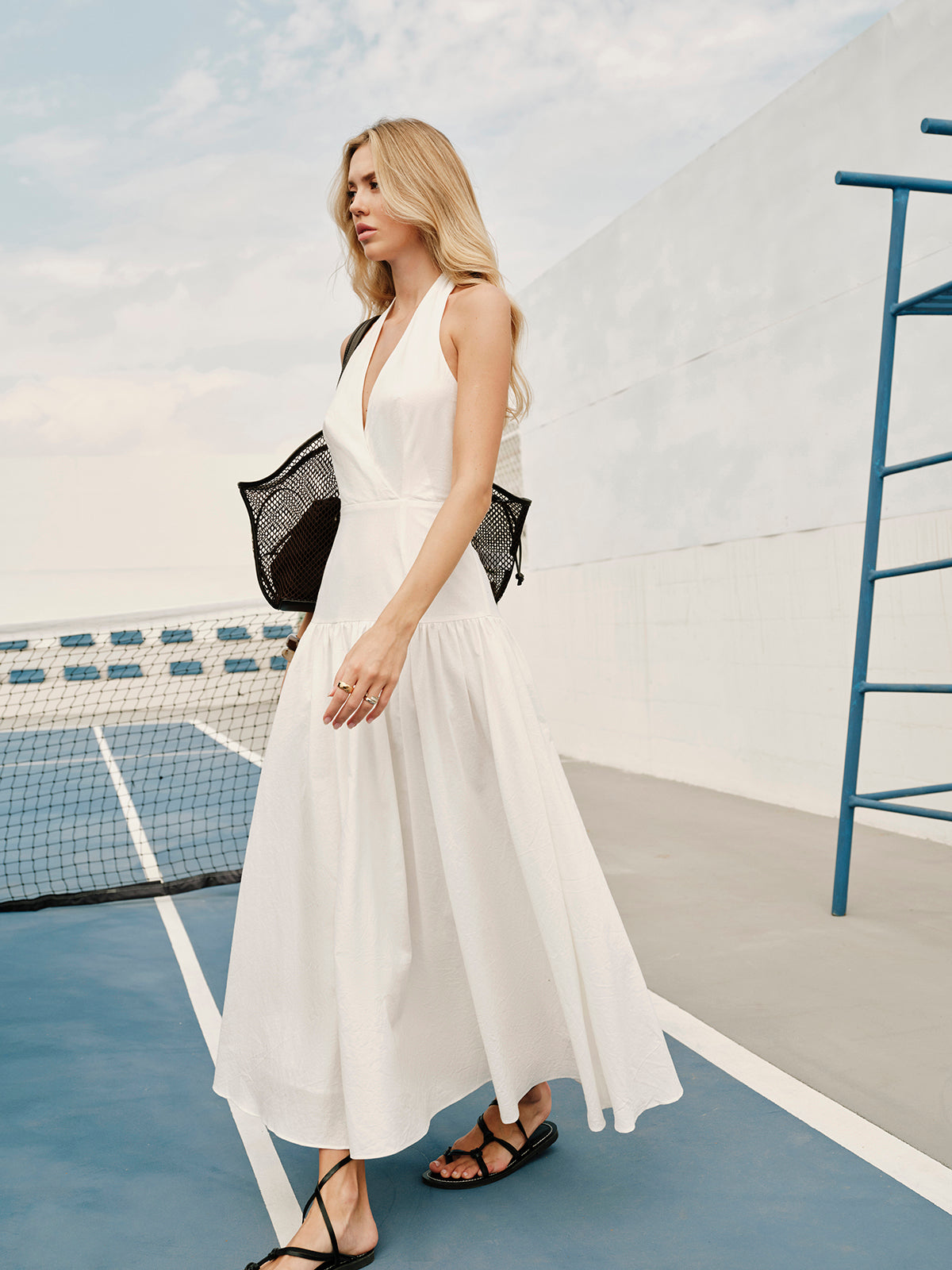 Robe dos nu en coton à encolure en V et licou