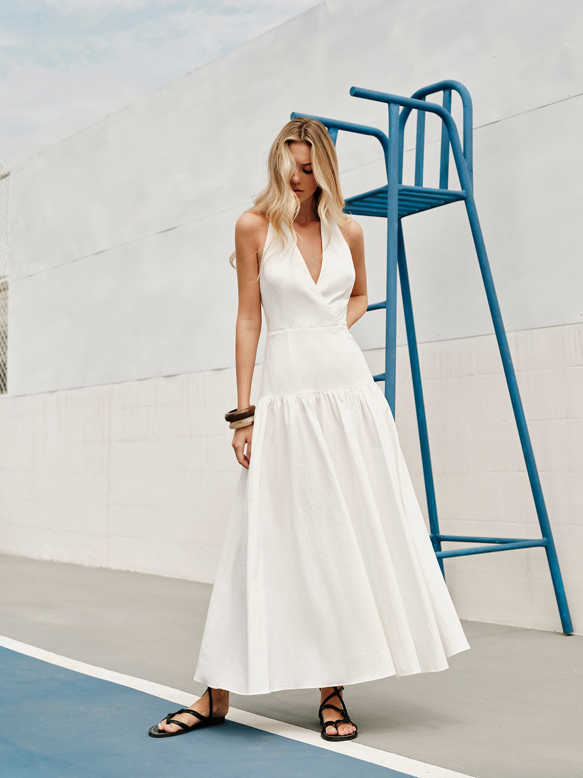 Robe dos nu en coton à encolure en V et licou