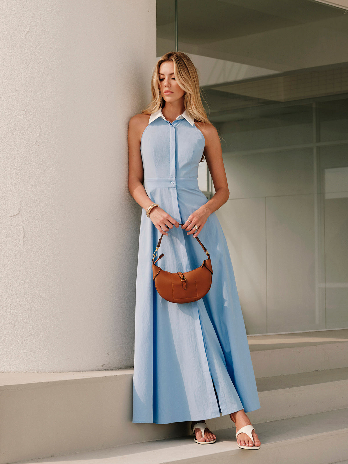 Ärmelloses Hemdkragenkleid mit Knopfleiste