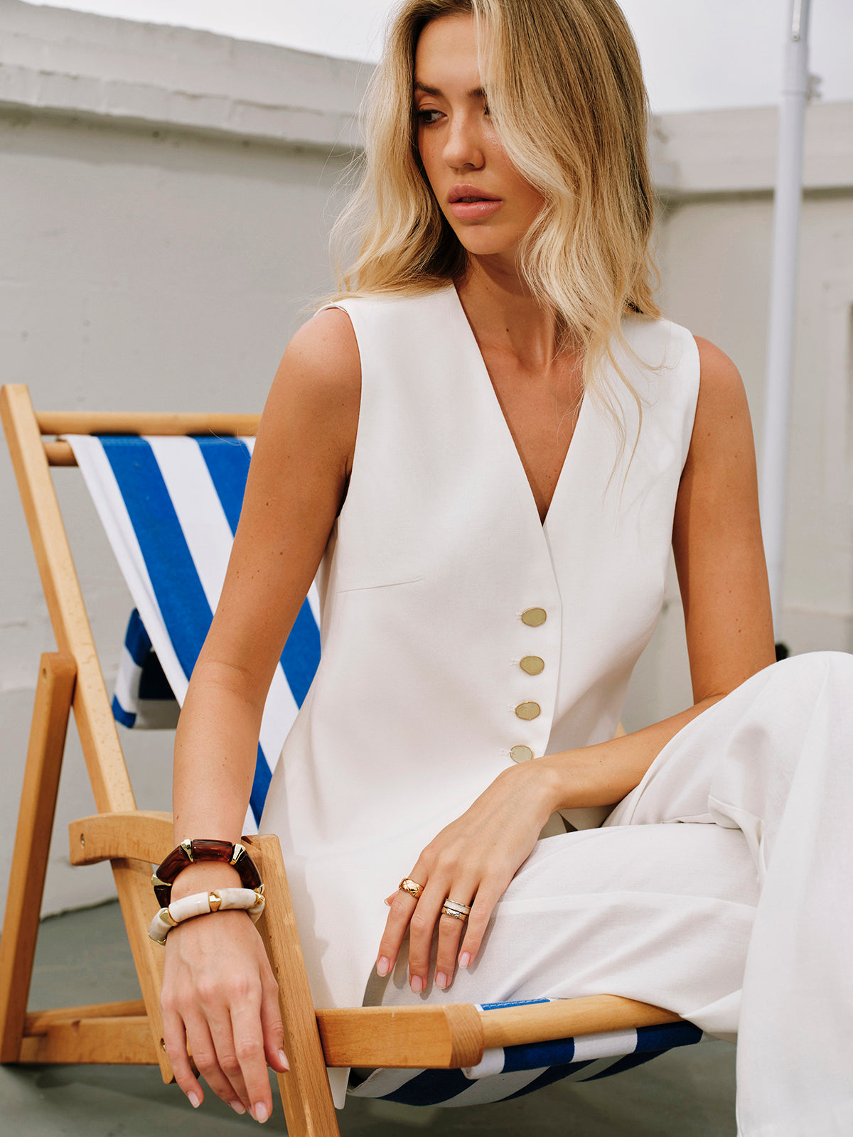 Weste aus Baumwolle und Leinen mit Bindebändern am Rücken