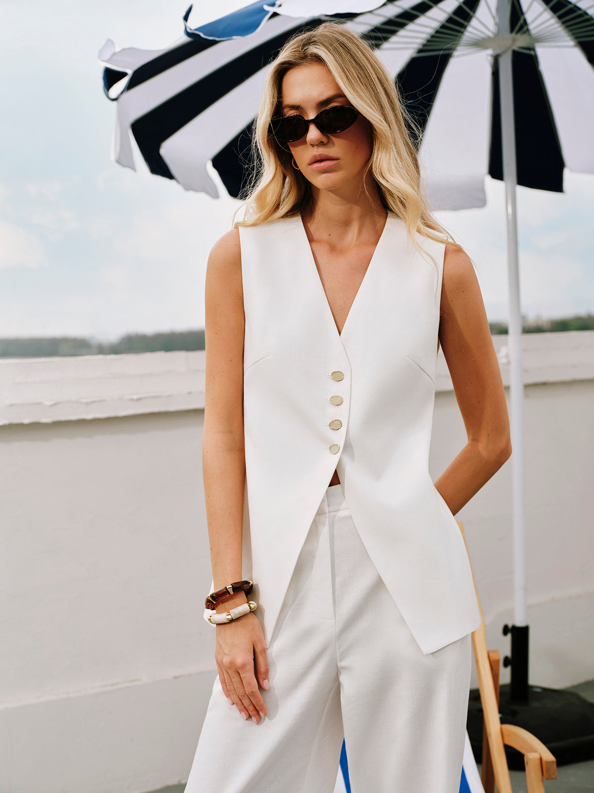 Weste aus Baumwolle und Leinen mit Bindebändern am Rücken