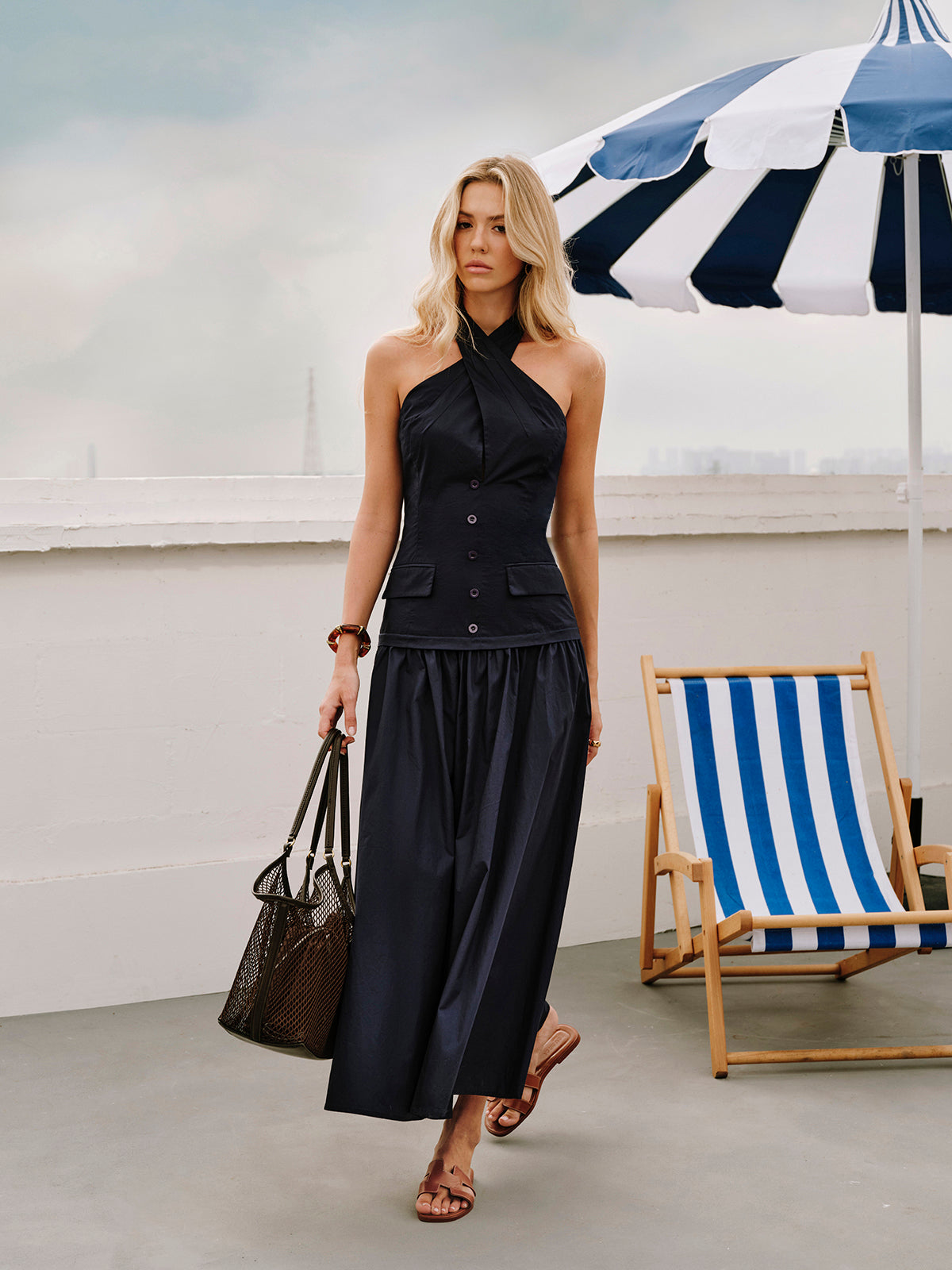 Neckholder-Kleid mit überkreuztem Kragen, Reißverschluss-Dekor und Taschen