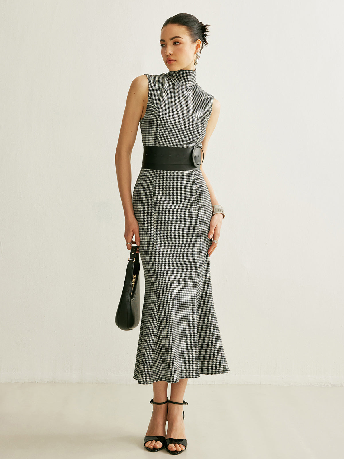 Robe sans manches à carreaux ceinturée