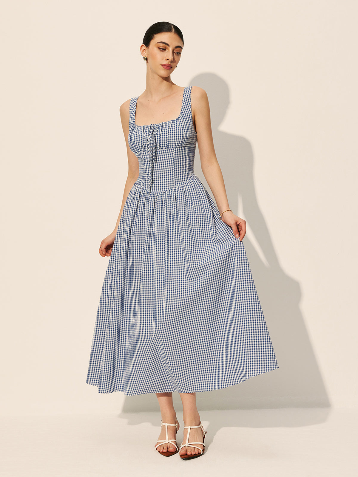 Robe en coton à carreaux avec lien à nouer sur le devant