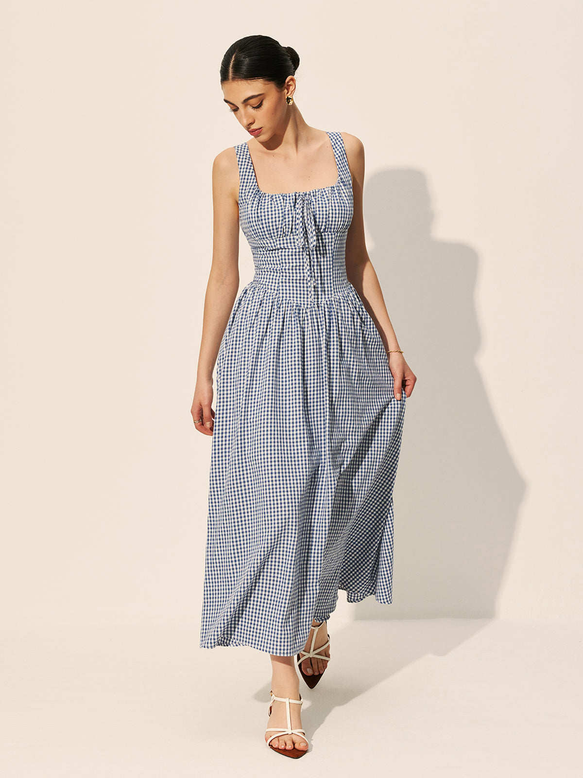 Robe en coton à carreaux avec lien à nouer sur le devant