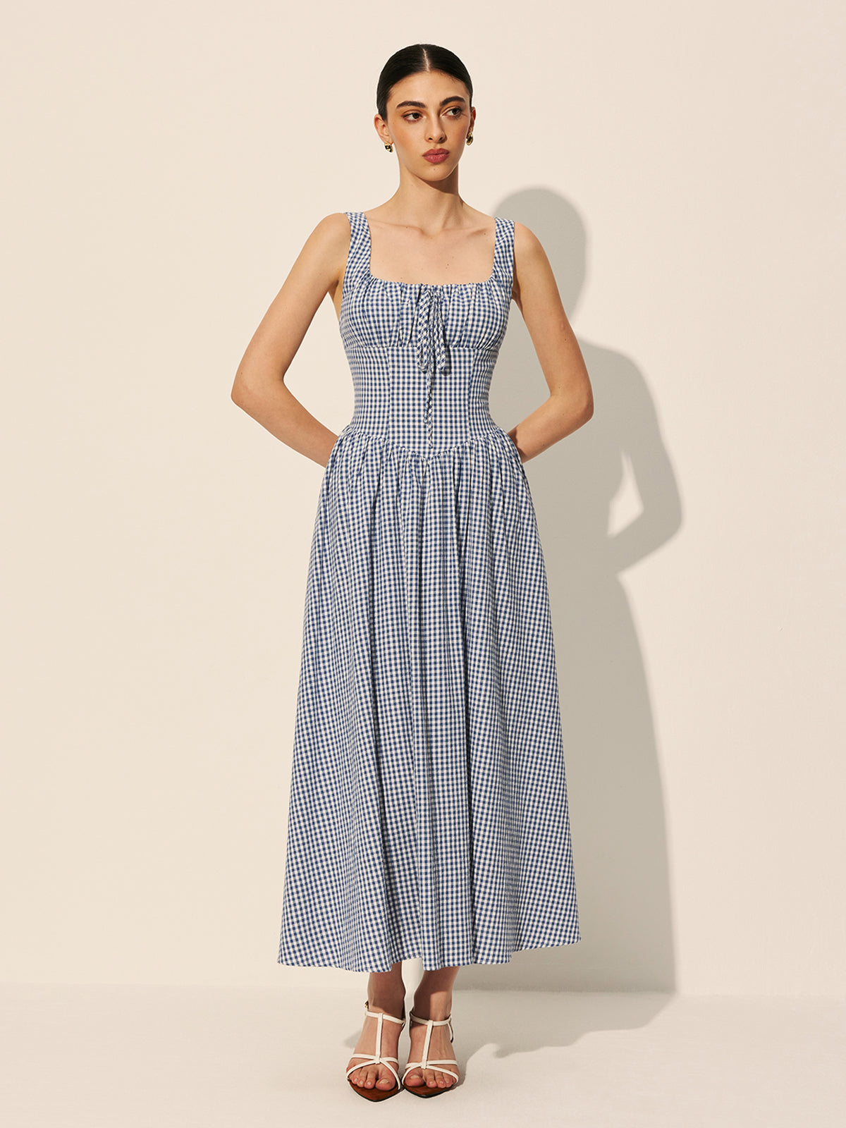 Robe en coton à carreaux avec lien à nouer sur le devant