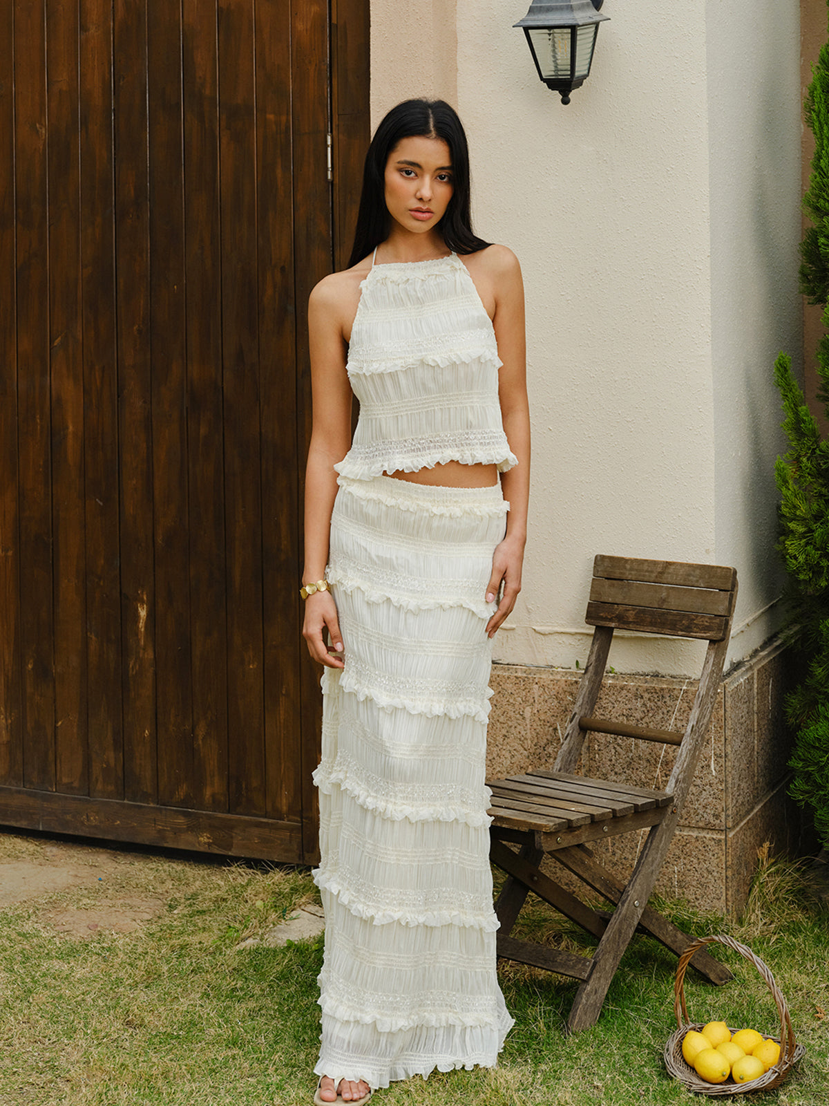 Ensemble crop top smocké dos nu et jupe étagée