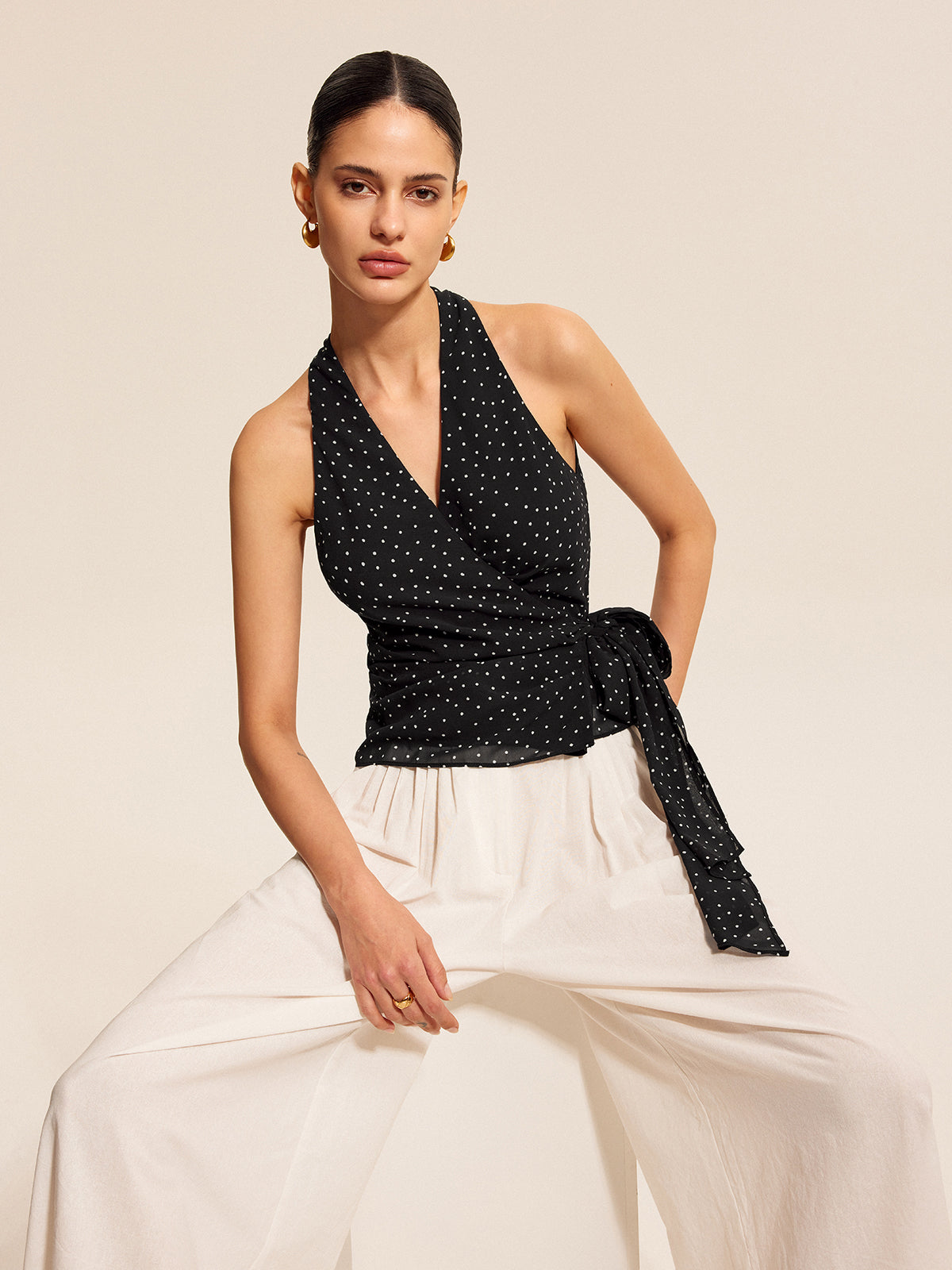 Gepunktetes Wickel-Neckholder-Top