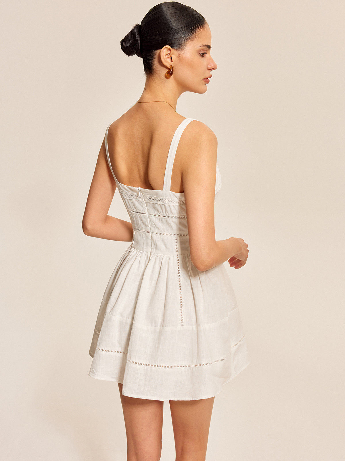 Robe à col carré ornée de dentelle en coton