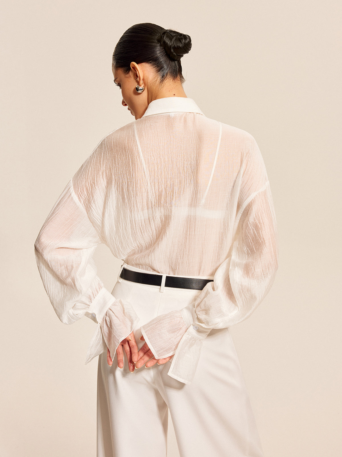 Transparente Bluse mit Schleife