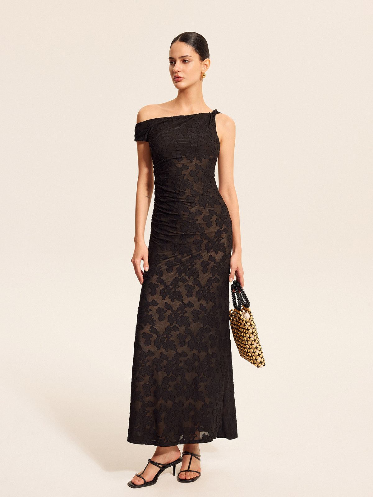 Halbtransparentes One-Shoulder-Maxikleid aus Spitze