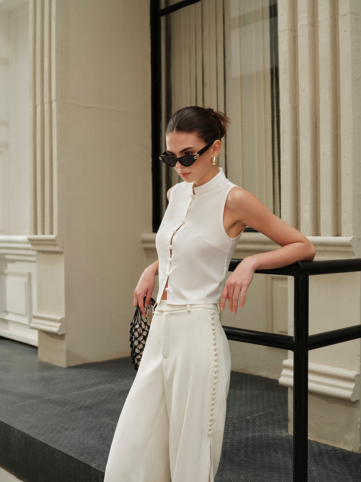 Gilet semi-transparent à boutons ronds en coton et lin