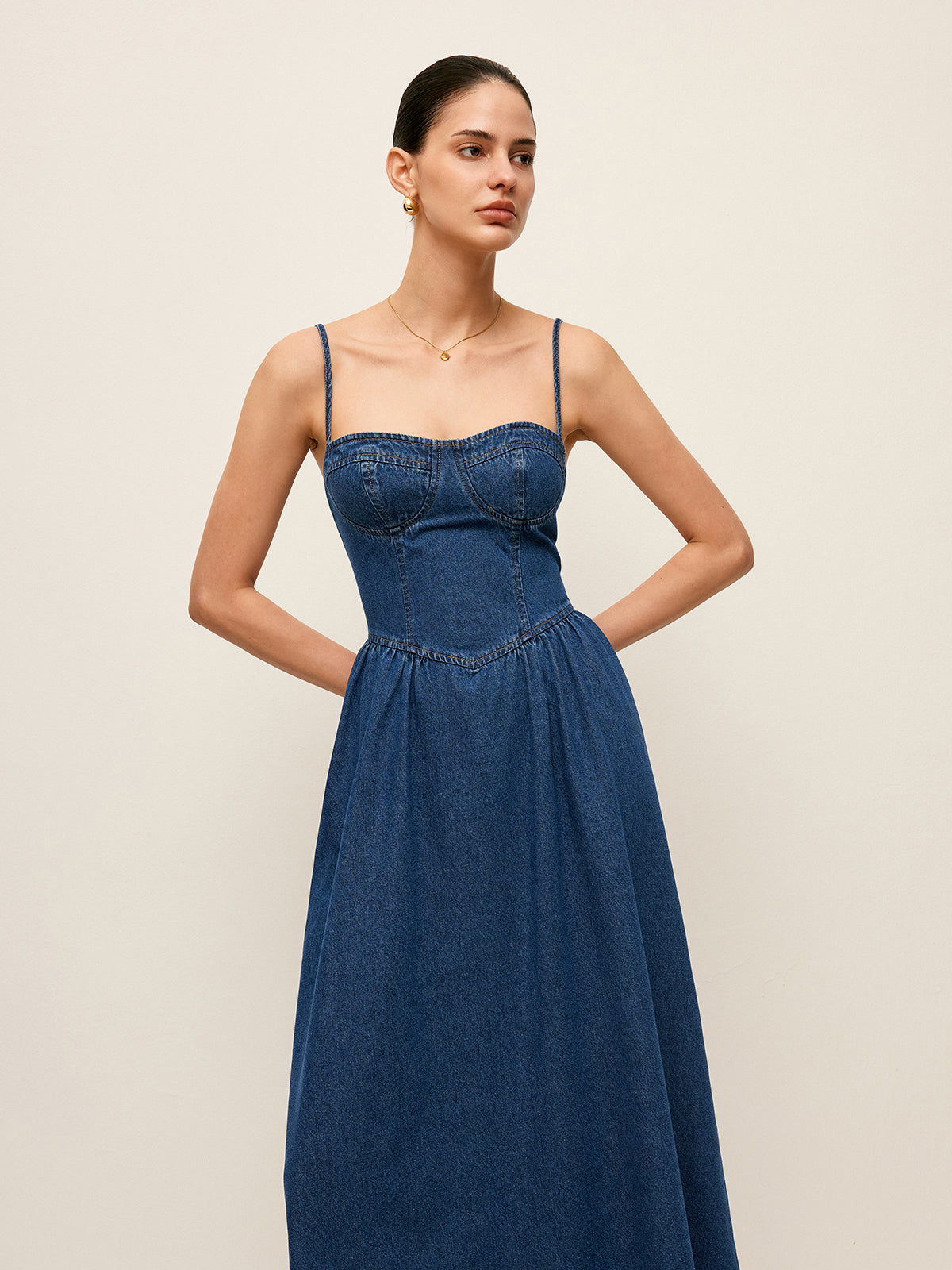 Robe en jean à col cœur