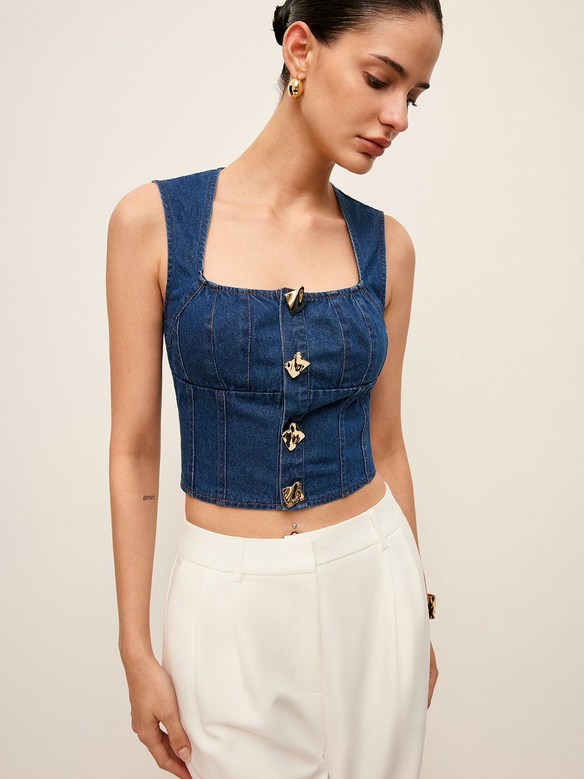 Baumwoll-Denimtop mit eckigem Ausschnitt und Knopfleiste