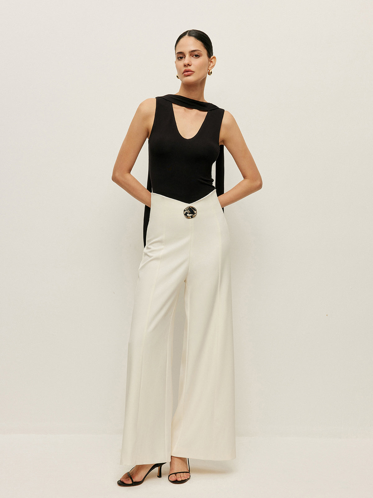High-Waist Hose mit weitem Bein und Schnallendetail