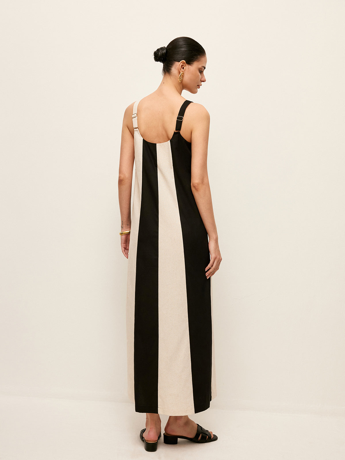 Baumwoll-Leinen-Kleid mit Streifen und ohne Ärmel