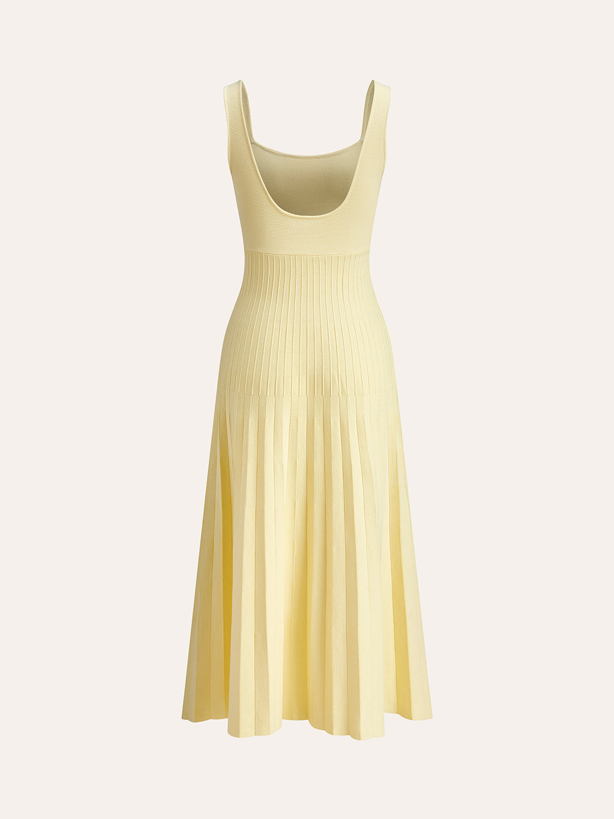 Robe en maille côtelée à encolure carrée