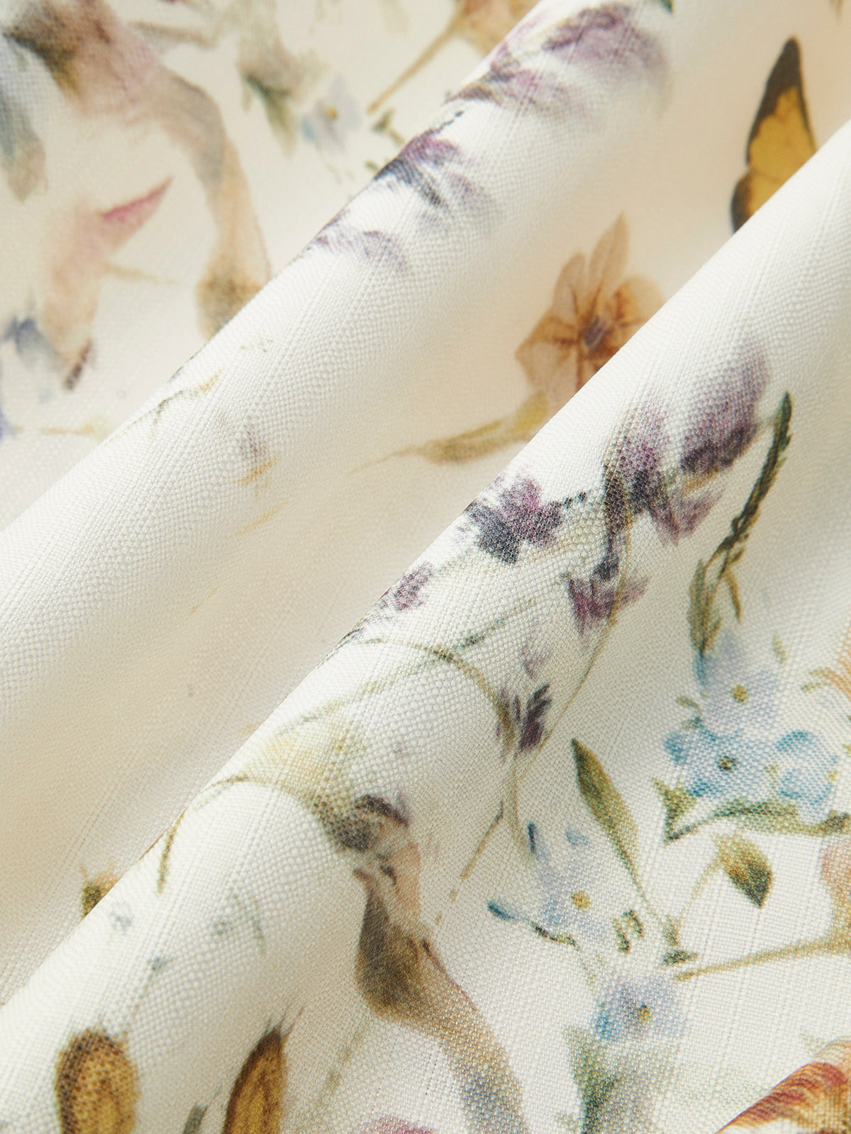 Robe fleurie à manches bouffantes et ceinture