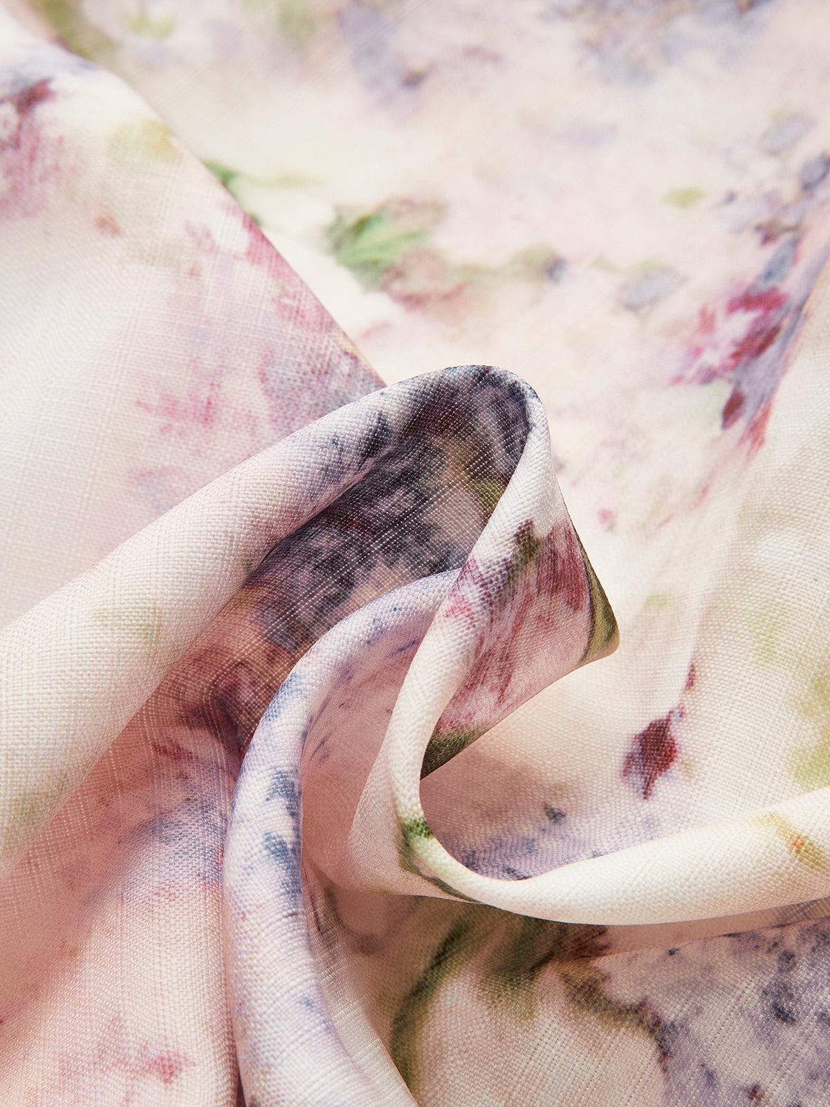 Robe fleurie à manches bouffantes et ceinture