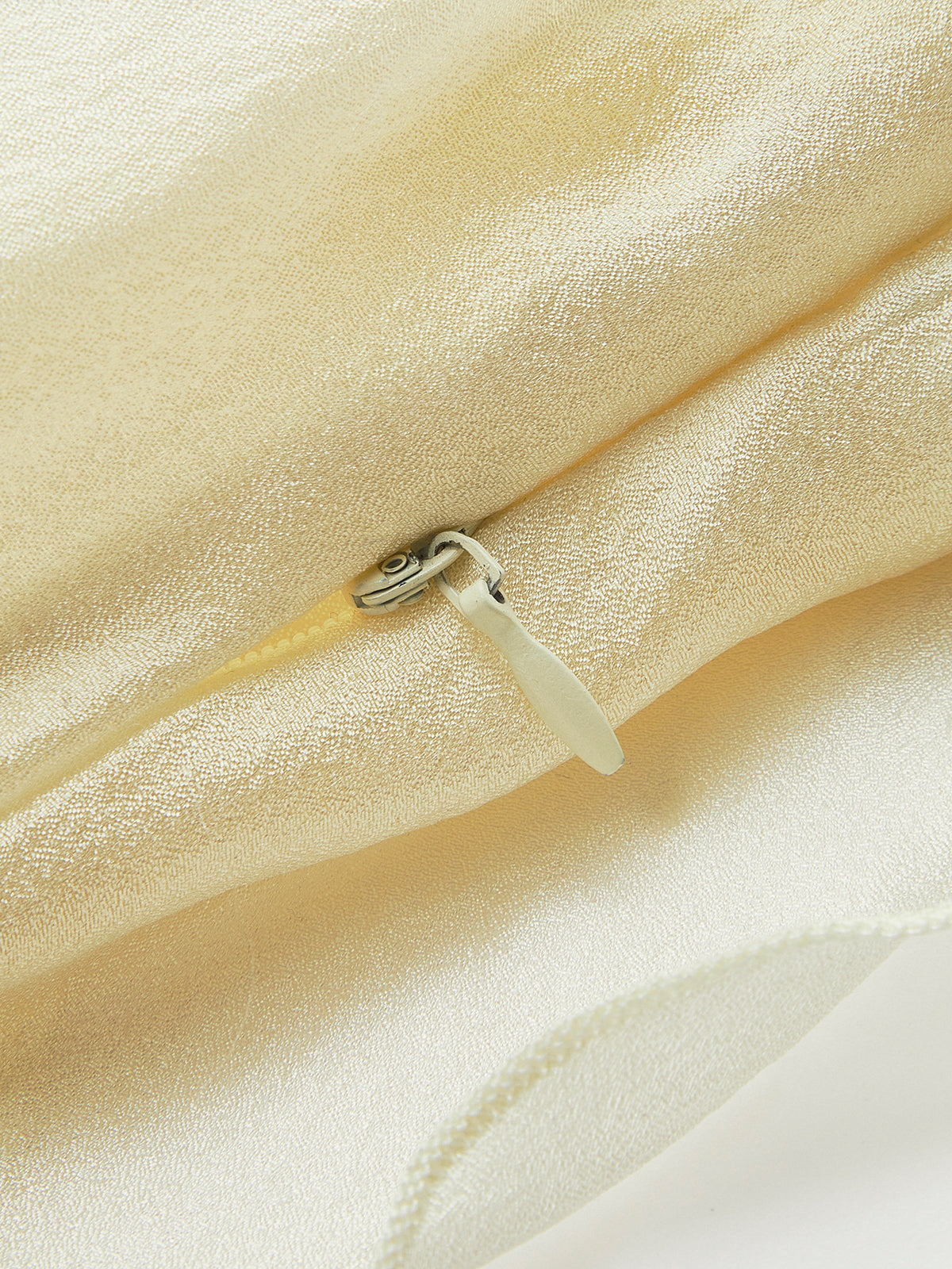Oberteil mit Rüschendetail und Schlüssellochausschnitt hinten