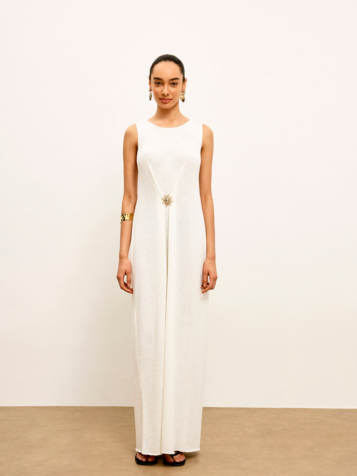 Ärmelloses Strickkleid mit Metalldetails