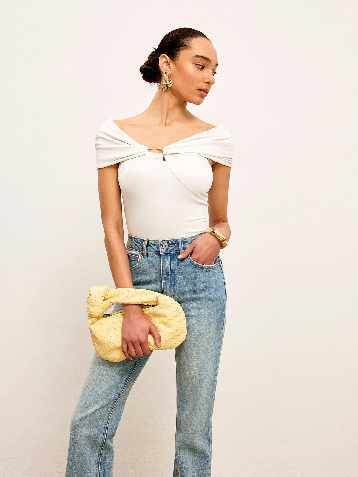 Oberteil mit Twist-Front und Metallring-Detail
