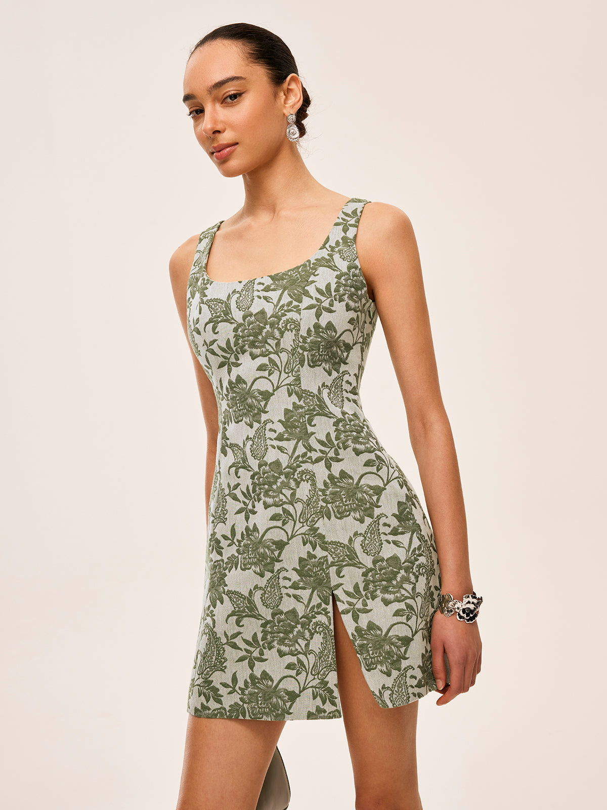 Robe à imprimé floral avec encolure carrée et fente latérale