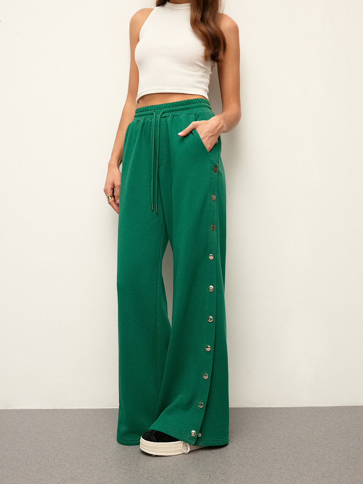 Pantalon de jogging taille mi-haute avec cordon de serrage et boutons sur le côté
