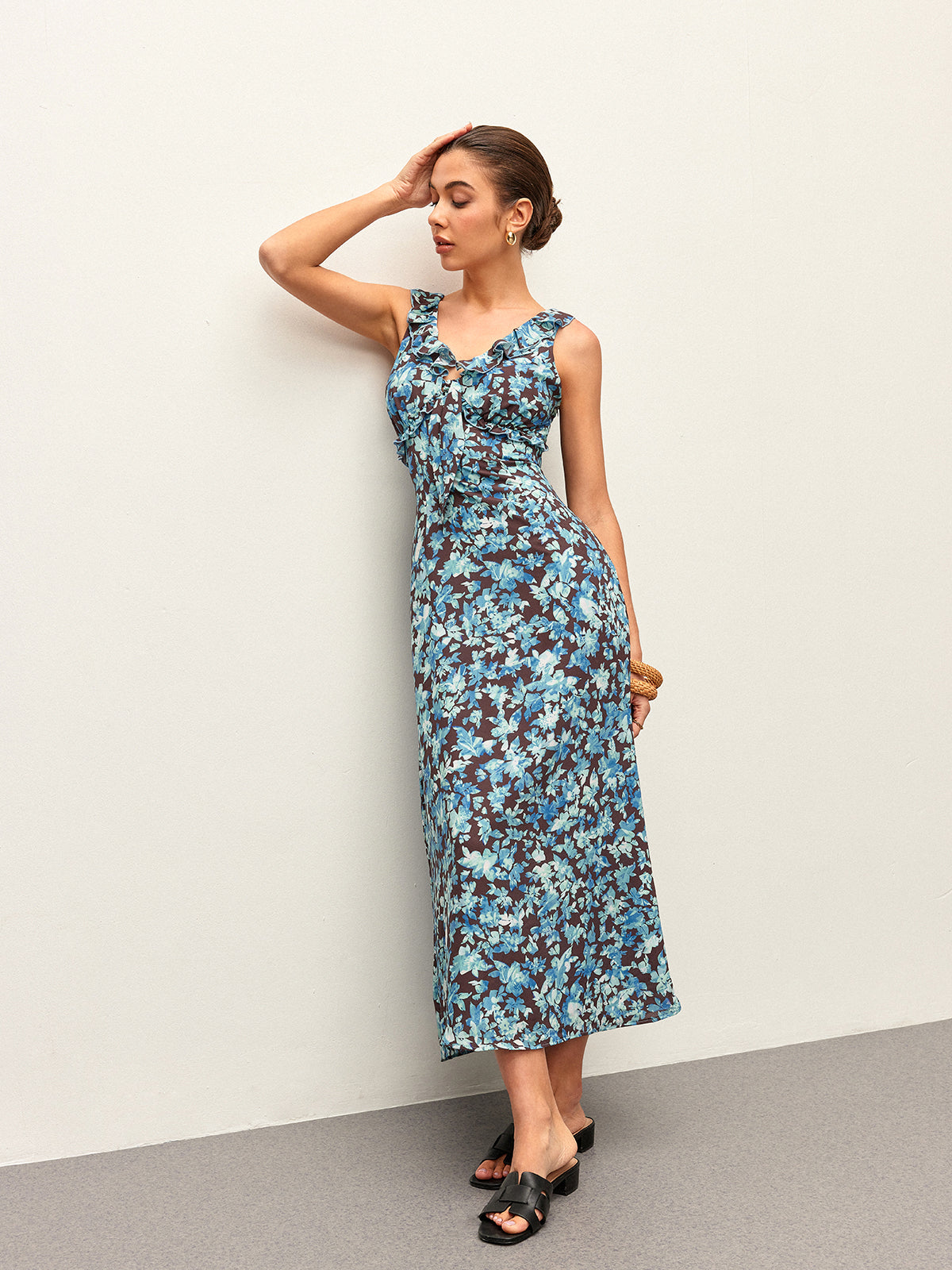 Robe florale à col en V avec bordure en laitue et fermeture éclair