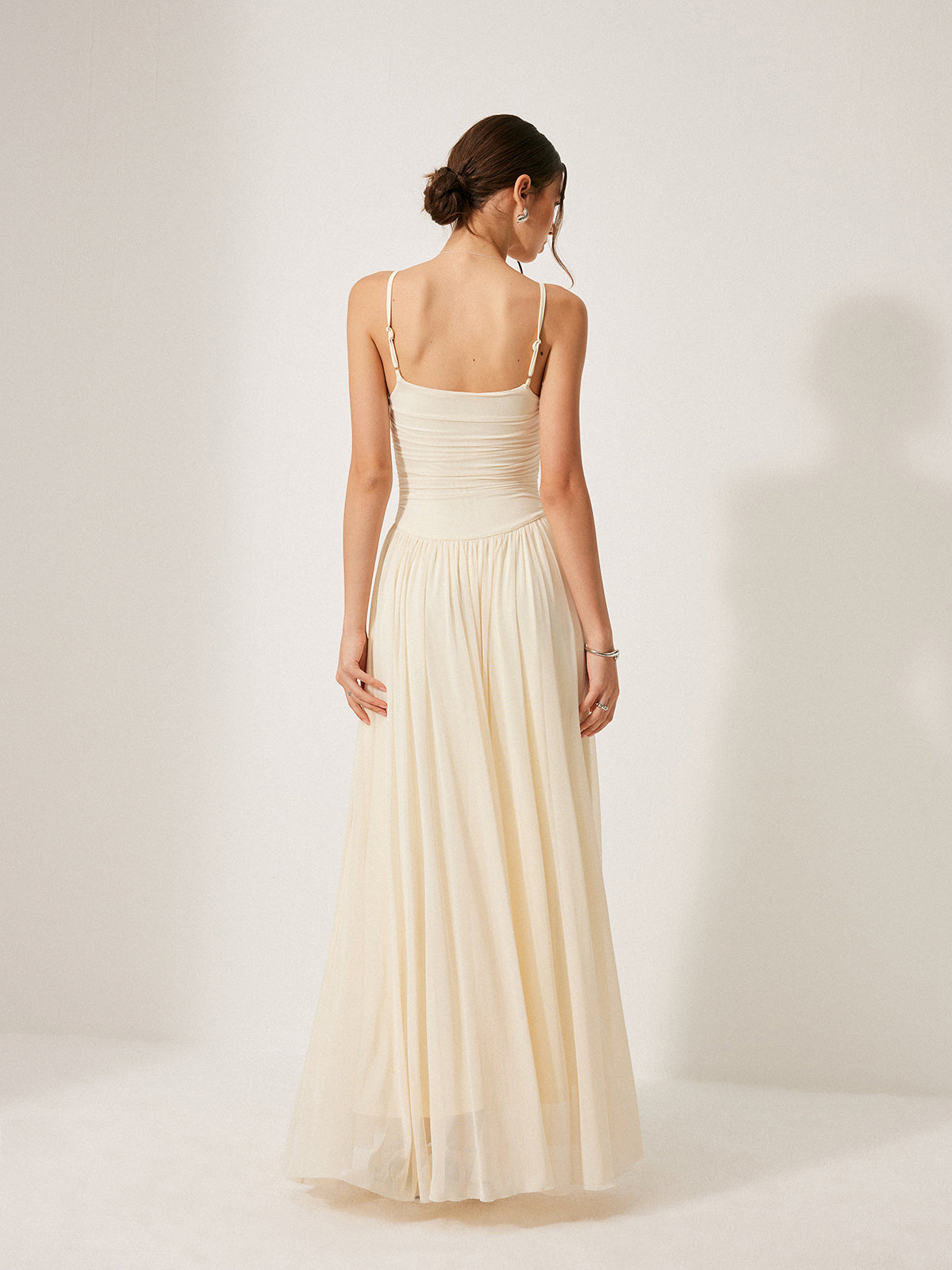 Kleid mit Knopfleiste und Netzeinsätzen