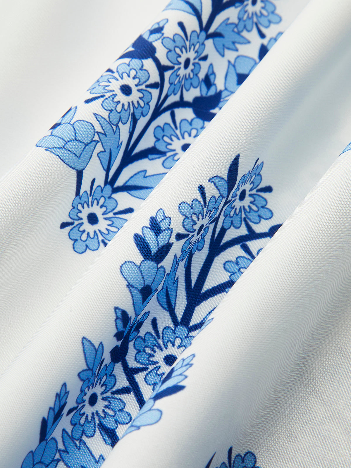 Kleid mit Blumenmuster und Bindebändern