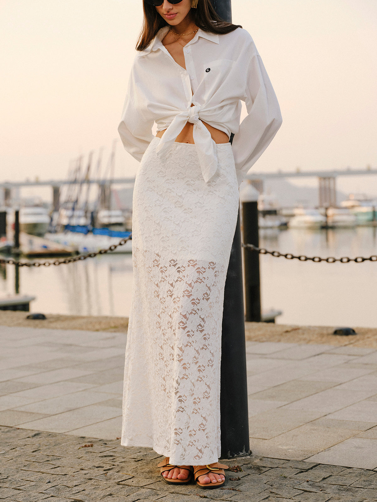 Halbtransparenter Spitzenrock