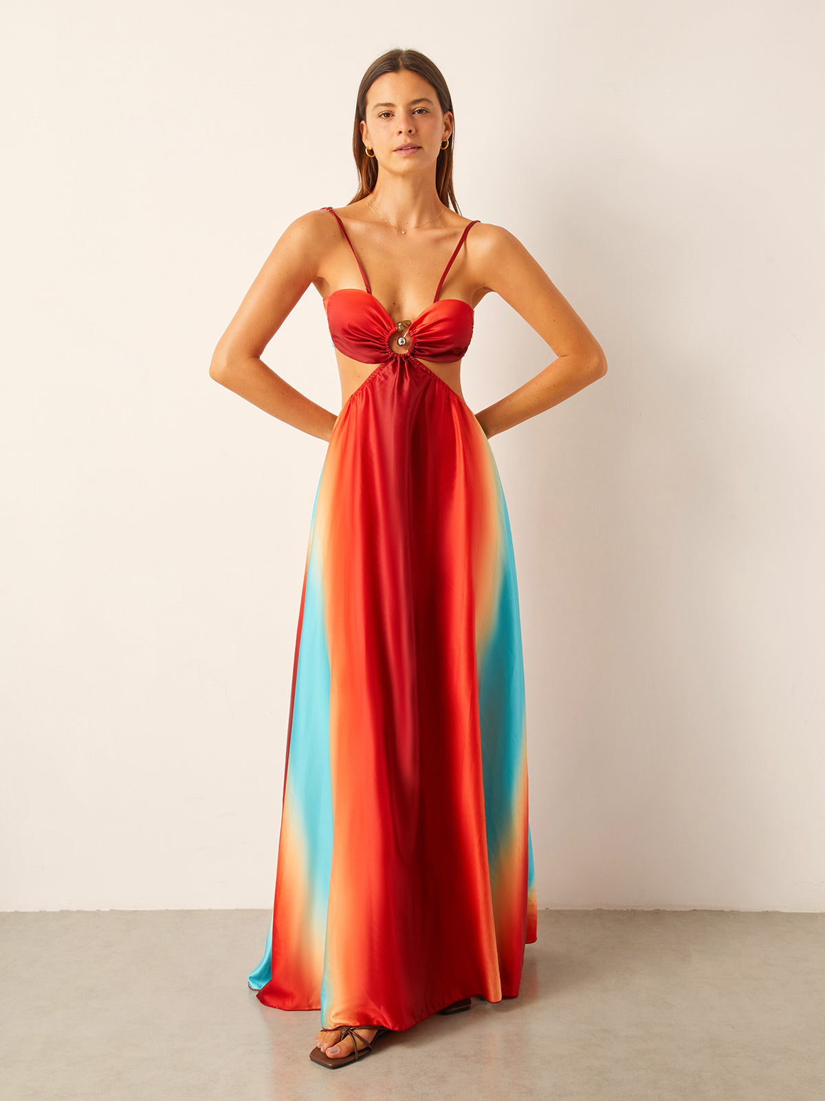Robe dégradée en satin à découpes à la taille