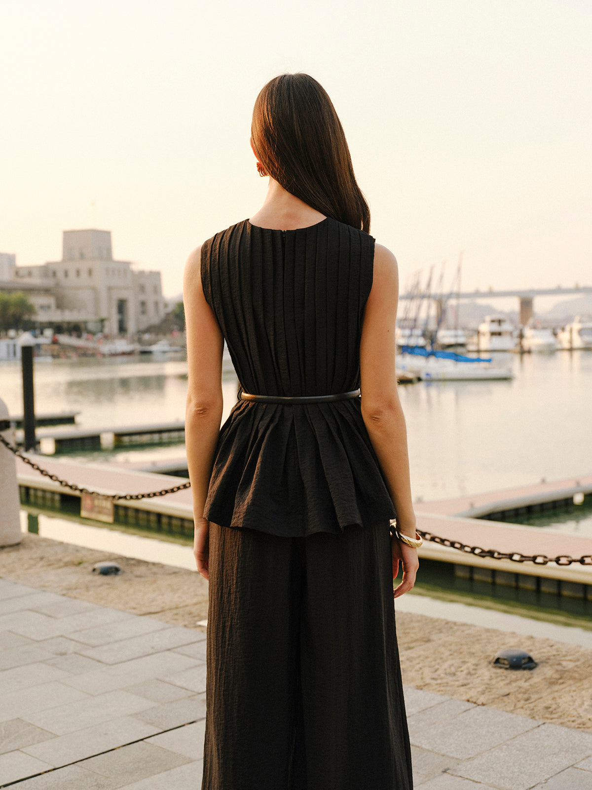 Ensemble haut péplum et pantalon large avec ceinture