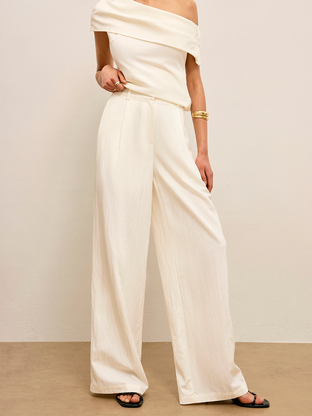 Hose mit Taschen an der mittleren Taille