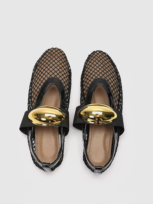 Mesh Design Shoes With Golden Accent