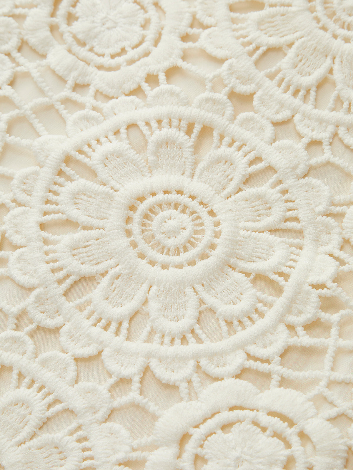 Haut sans manches en dentelle crochetée avec volants