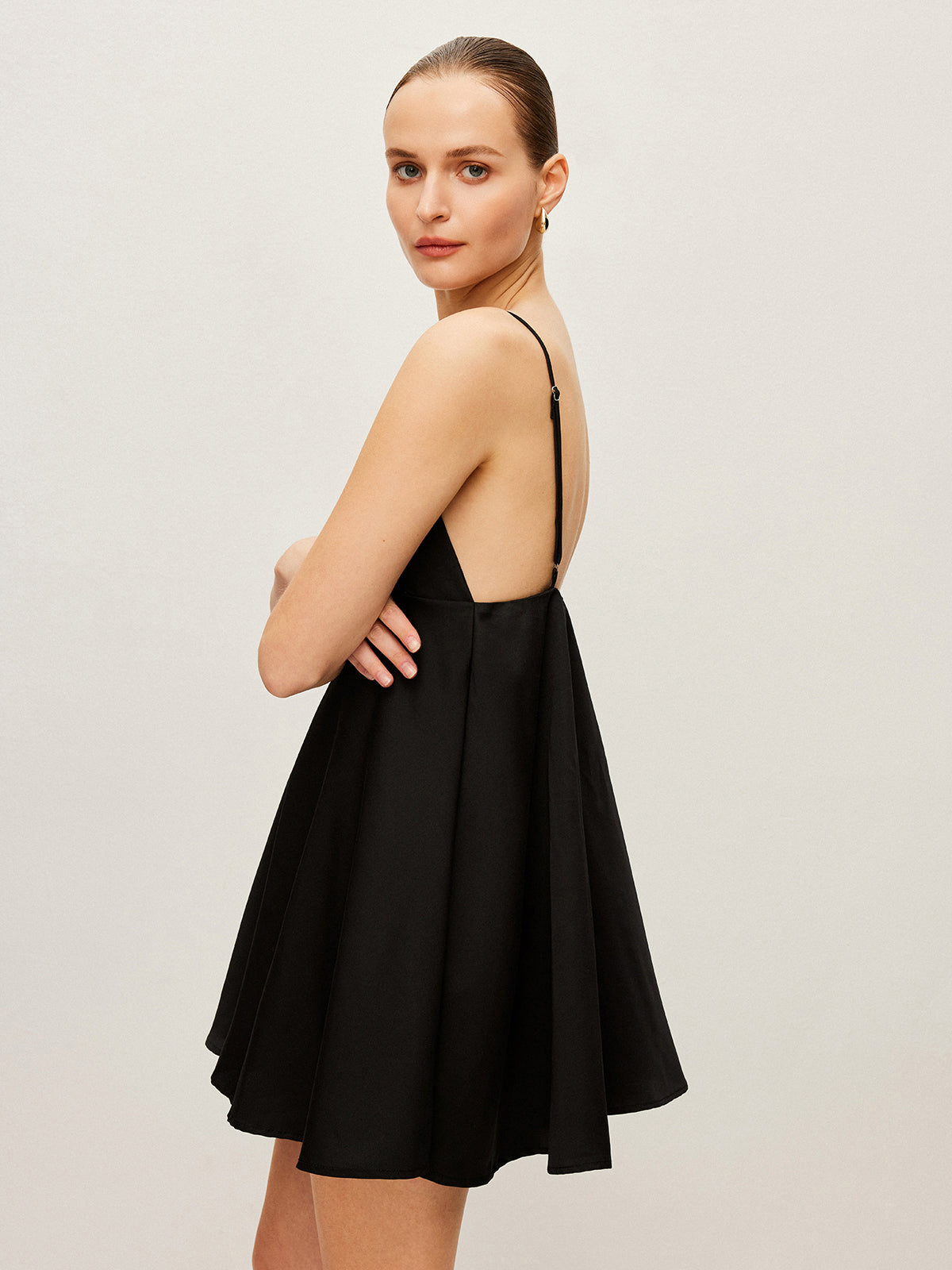 Robe caraco évasée à col en V