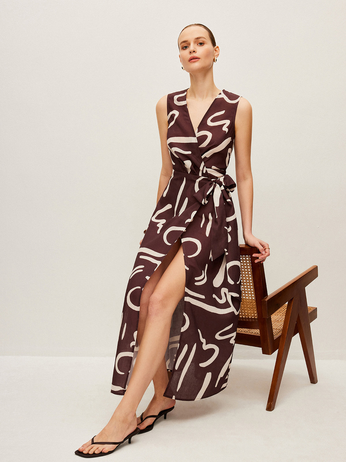 Robe cache-cœur à imprimé abstrait avec taille à nouer