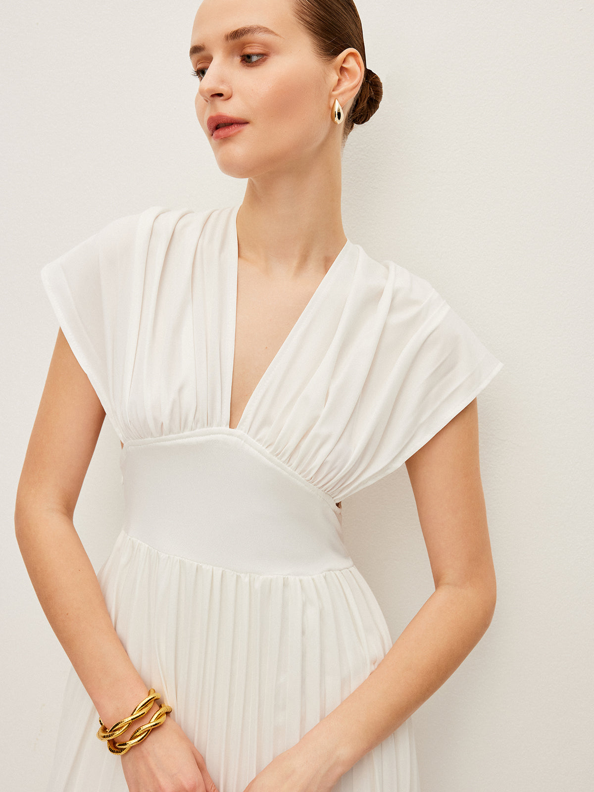 Robe plissée à manches courtes