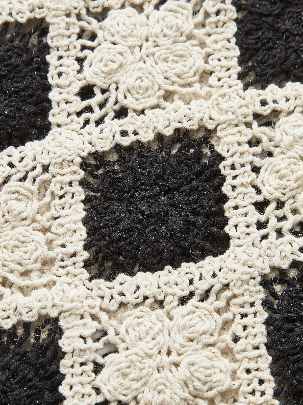 Embroidered Diamond Pattern Knit Vest